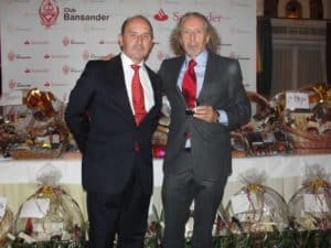 Acto de entrega de la Insignia de Oro del Club Bansander a José Luis Gómez